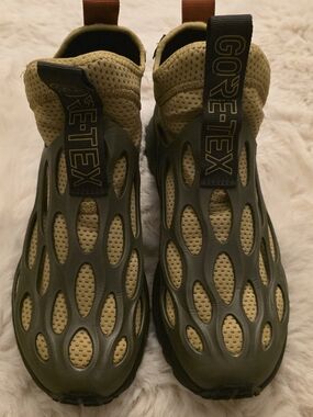GORE-TEX Slip-On Outdoor Shoes in Olive/Khaki